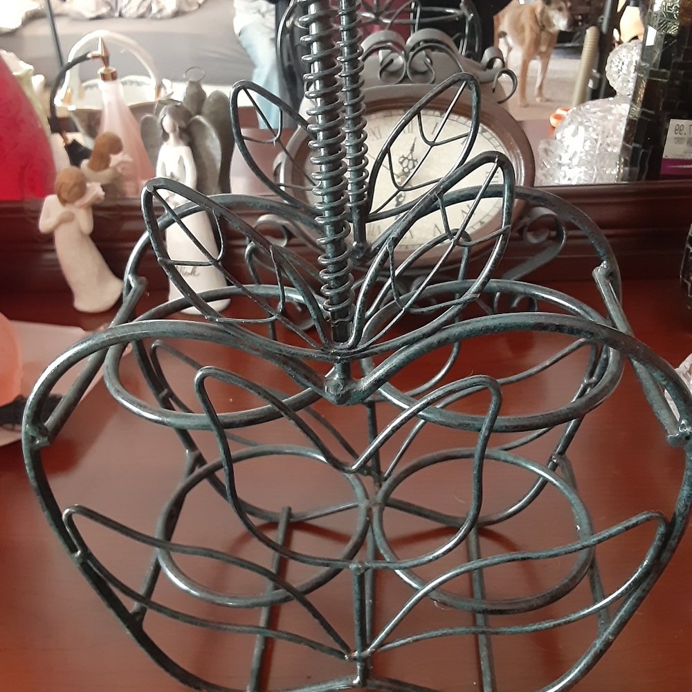 Wine bottle stand, apple design